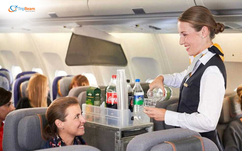 Eating and drinking etiquette on a plane