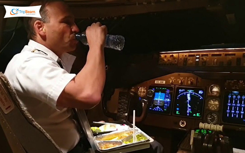 There are different meals for pilots