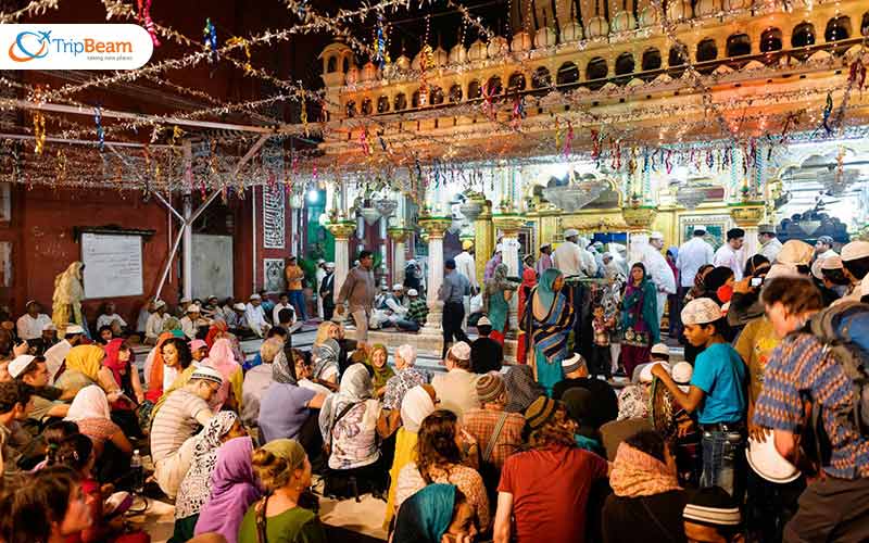 Go to Hazrat Nizamuddin to listen to qawwali