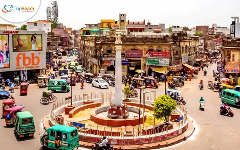 Hazratganj market Lucknow